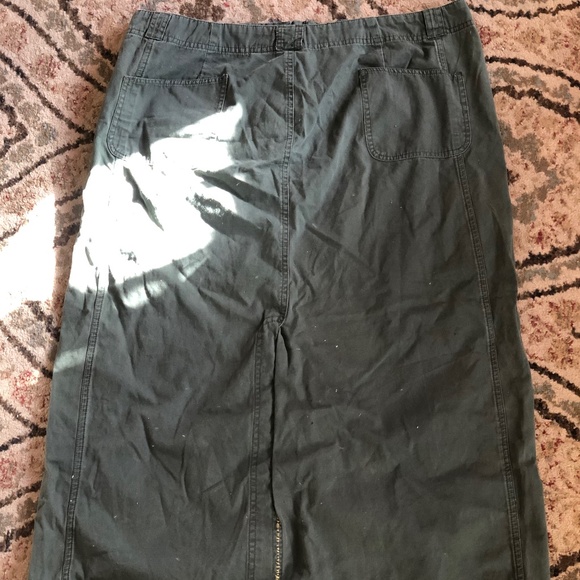 Green long skirt - Picture 2 of 2